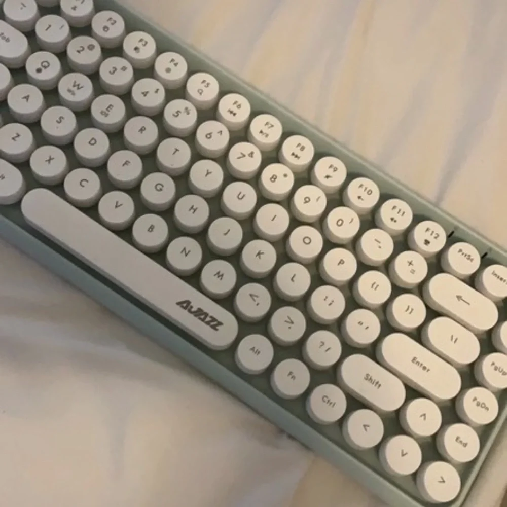 NWOT Mint Bluetooth Keyboard